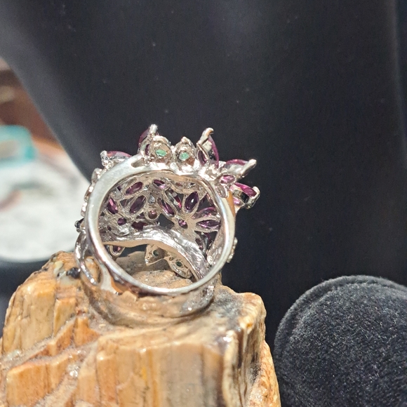 Unheated Rhodolite Garnet marquis cut w Emerald accent 925.sterling 14kwgp SZ 7 - Picture 4 of 9
